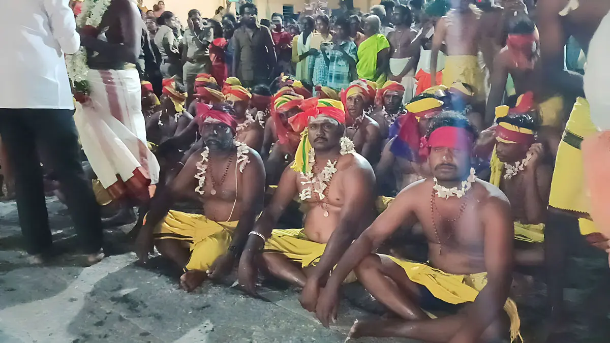 அண்ணாமலையார் கோயிலில் தீ மிதிக்கும் உரிமையை பெற்ற குலாலர்கள்